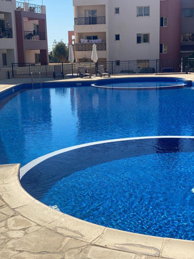 Beautiful Apartment Near The Sea And A Large Private Garden Paphos Exteriör bild