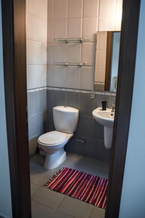Beautiful Apartment Near The Sea And A Large Private Garden Paphos Exteriör bild