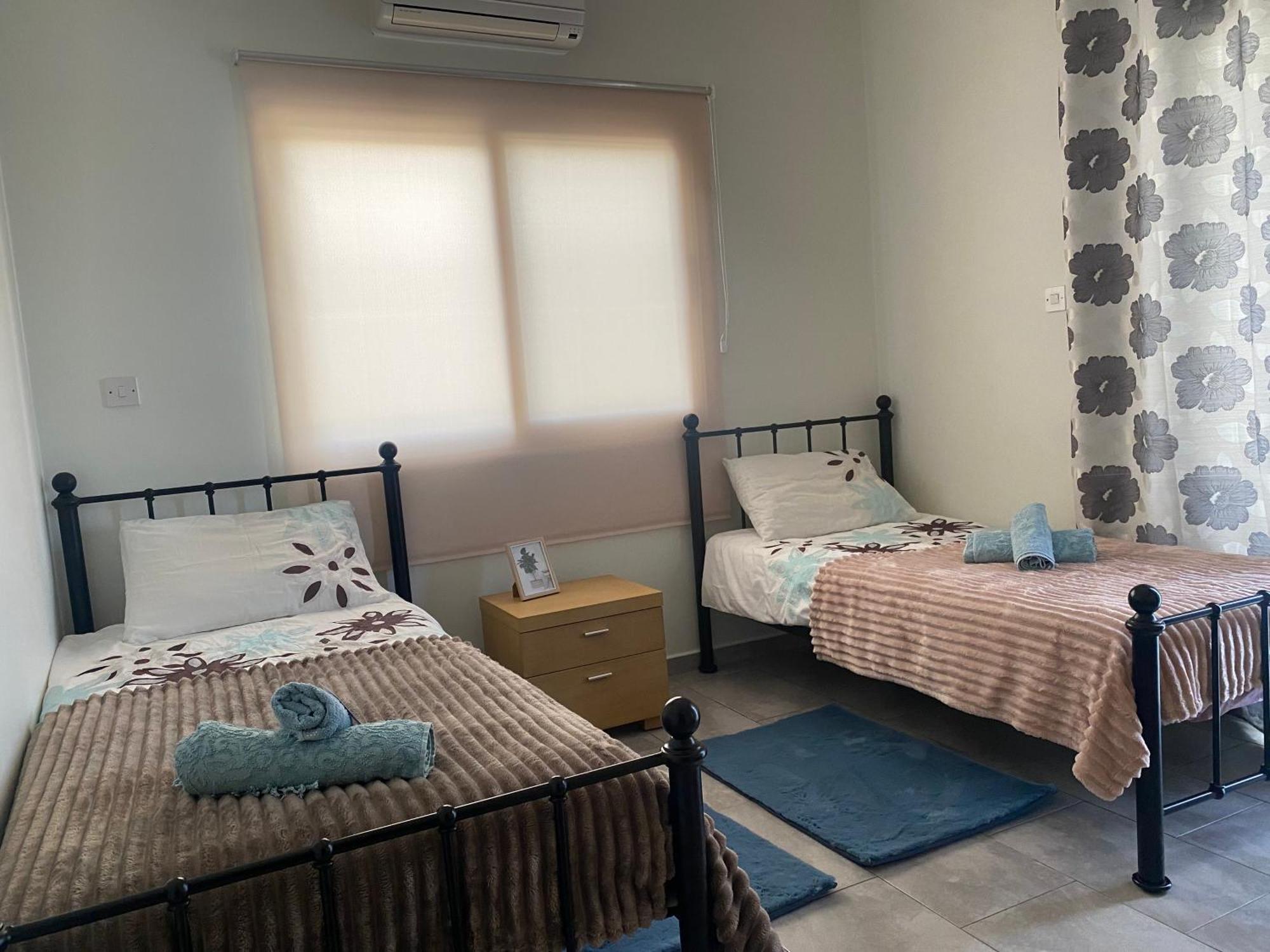 Beautiful Apartment Near The Sea And A Large Private Garden Paphos Exteriör bild