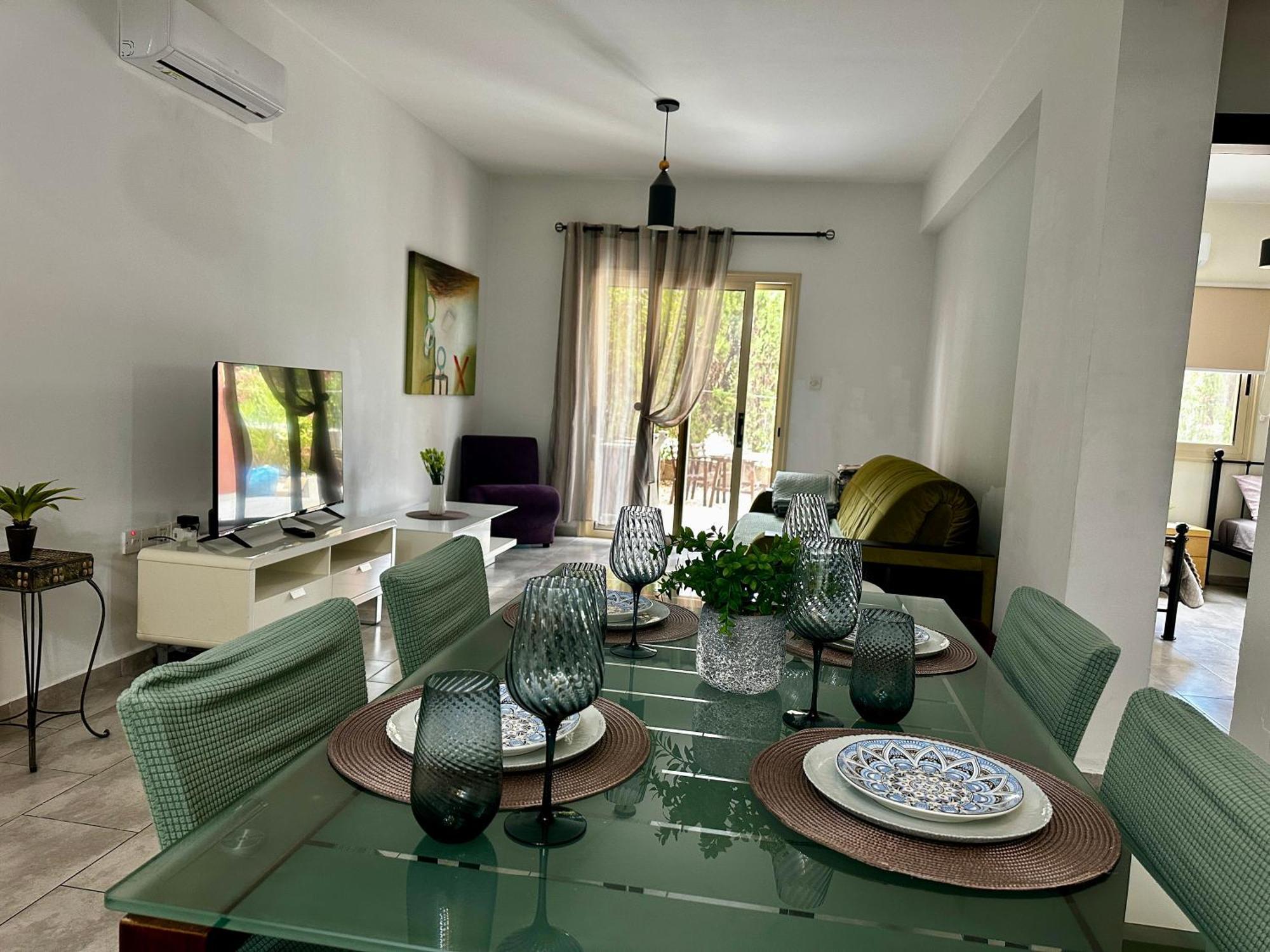 Beautiful Apartment Near The Sea And A Large Private Garden Paphos Exteriör bild